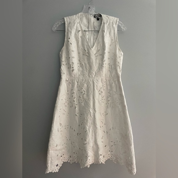 Theory Women’s Jemion E Embroidered Eyelet Dress Size 6 White Linen Fit & Flare - Picture 11 of 16